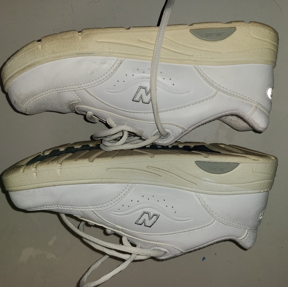 New Balance Womens 811 MW811WT White Lace Up Walking Sneakers Shoes Size 7